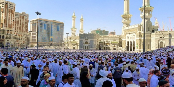 Pilgrims from different countries performing Umrah