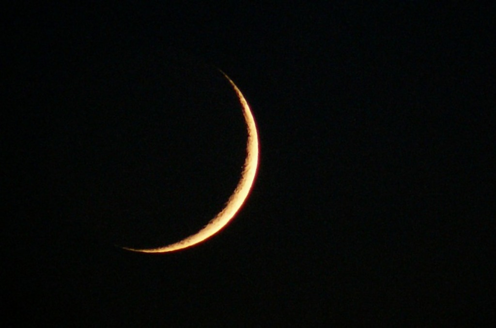 Eid Ka Chand .. literally .. :) | Moon rise on the eve of Ra… | Flickr